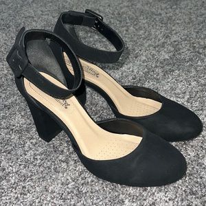 Black closed toe heels